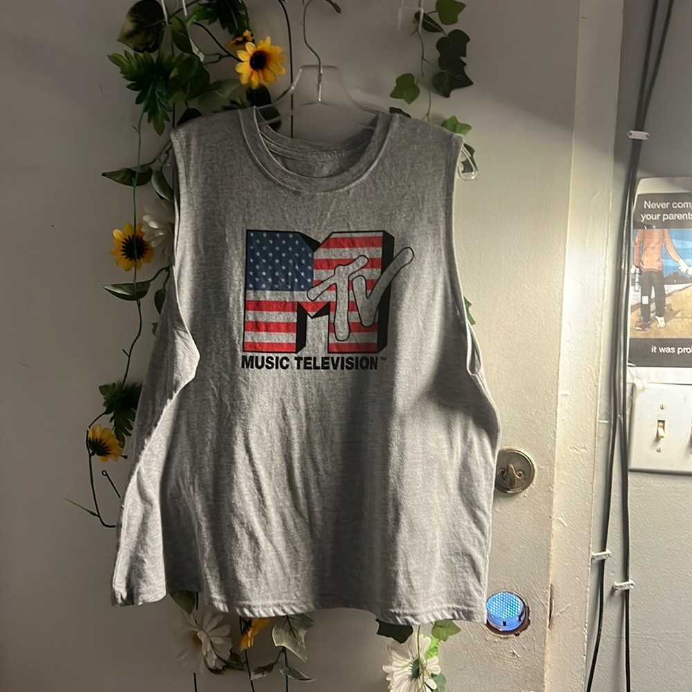 MTV T-shirt